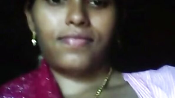 La chica ordeñó el esperma, la lubricó con un cinturón y se folló al chico por el video pono venezolano culo.