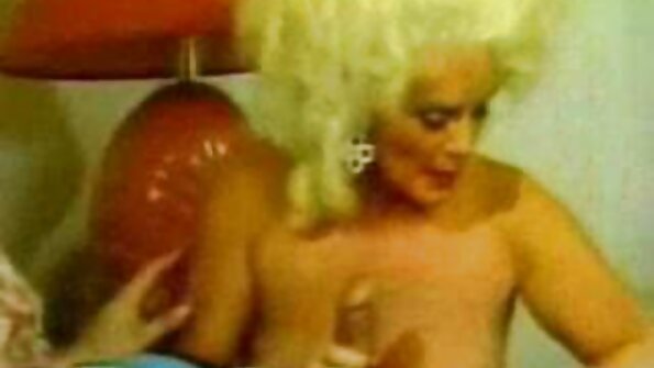 Orgía de sexo en grupo de borrachos en un club nocturno de videos pornos de virgenes venezolanas élite.