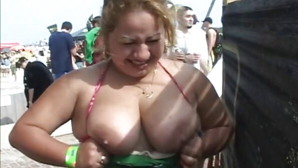 Porno ruso: una rubia videos venezolanos xxx con dos arcos fue arrancada.