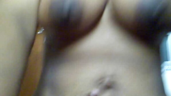 Miss Rusia 2006 tiene venesolanas xnxx dos pollas en su culo.